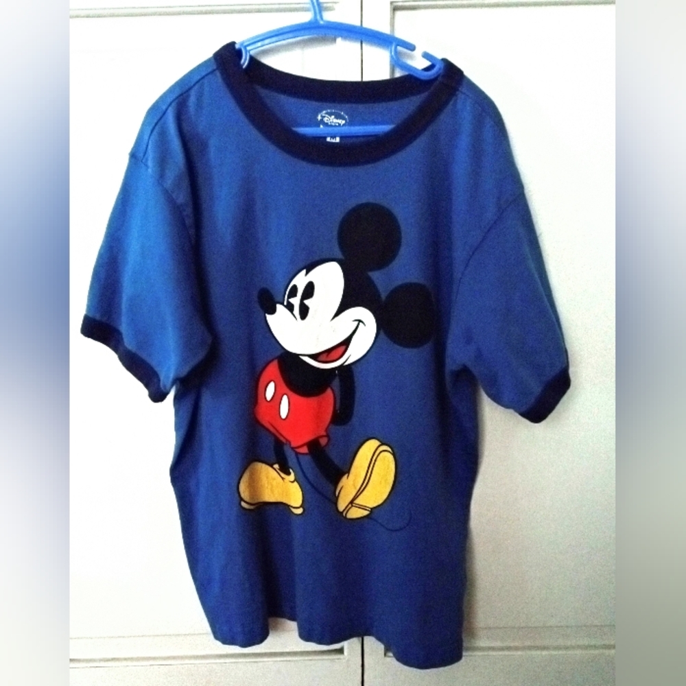 Vintag Disney Store Exclusive Size Medium Medium Mickey Mouse Shirt,Hard To Find